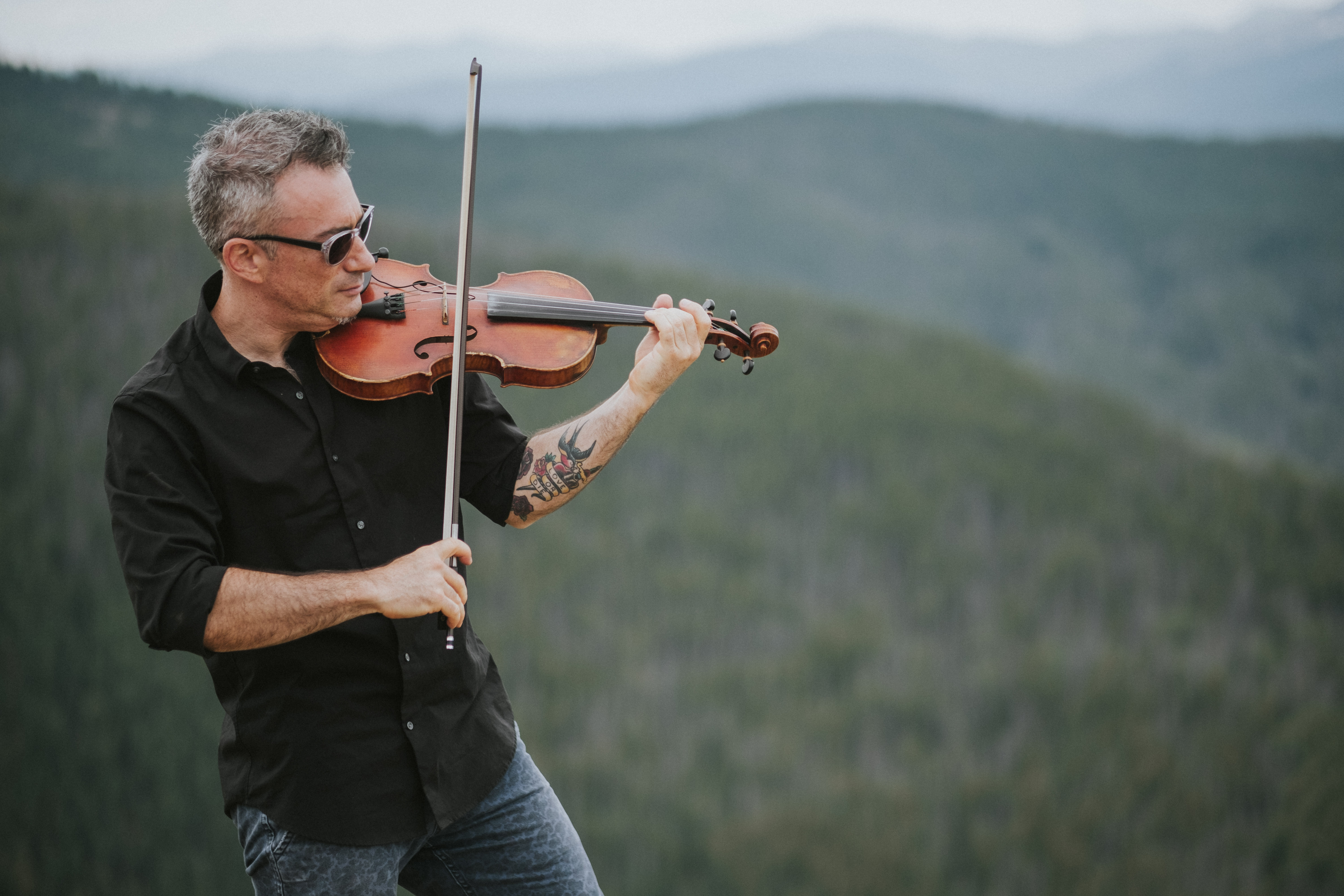 Alan Grubner playing violin
